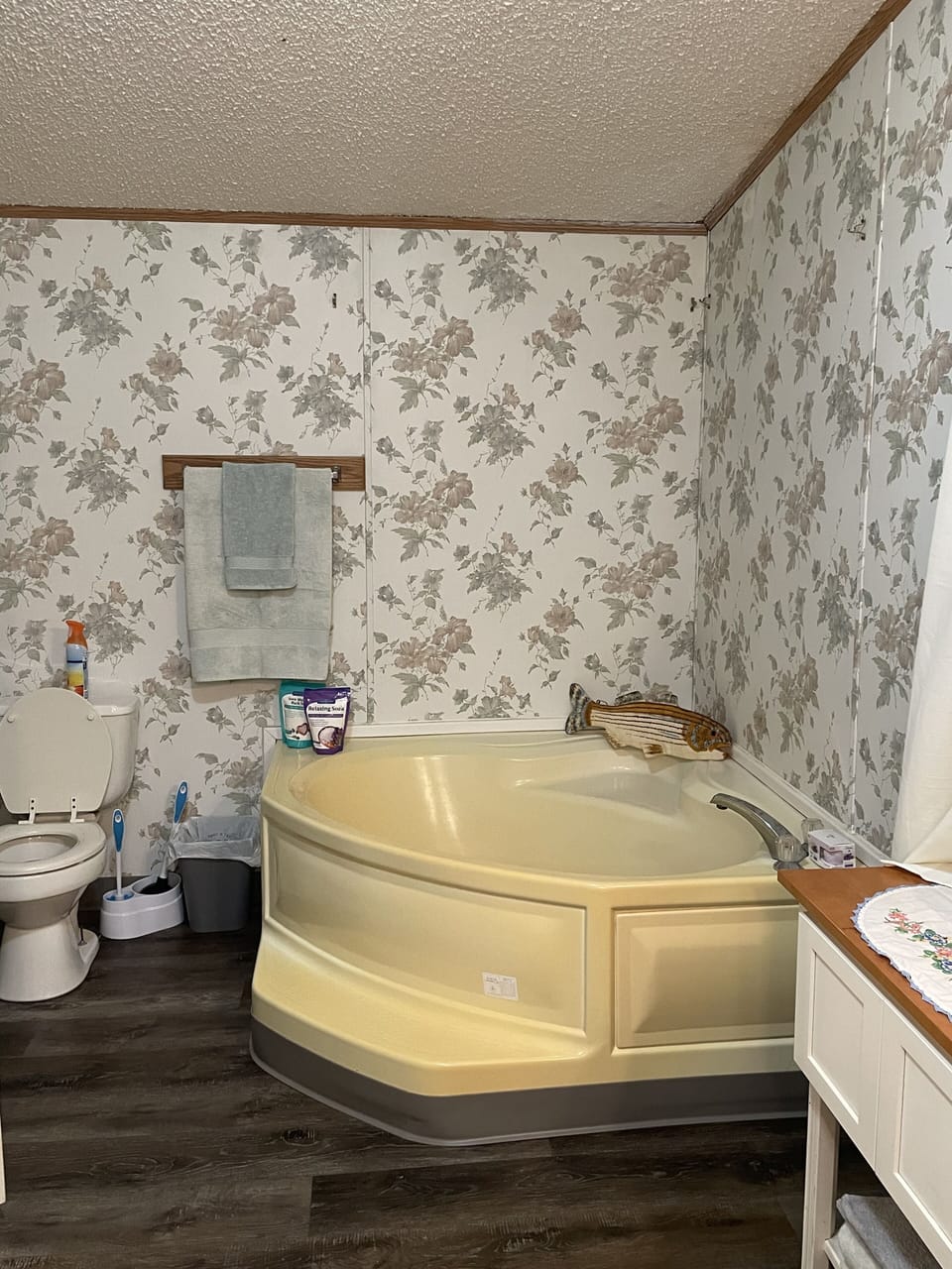 Master bathroom 