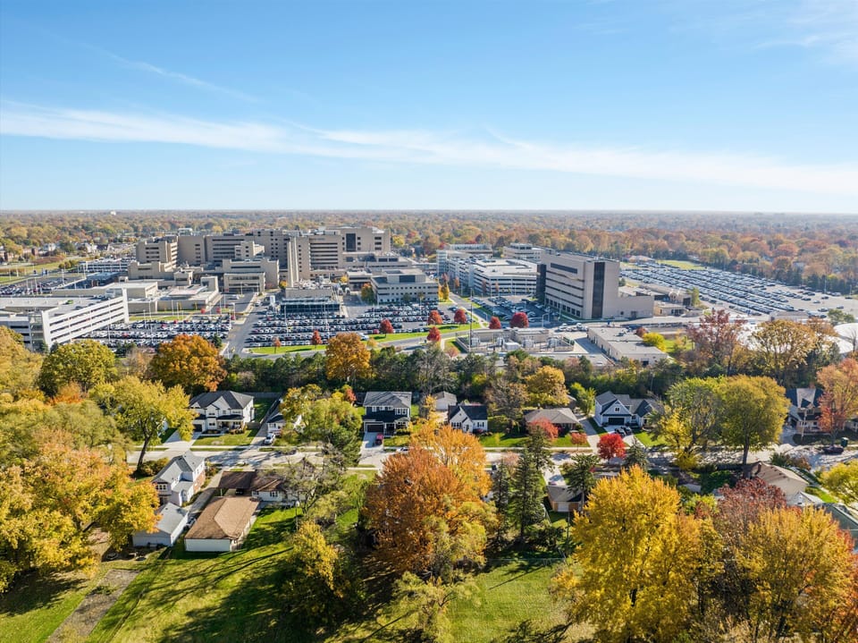 Sky-view of the neighborhood 