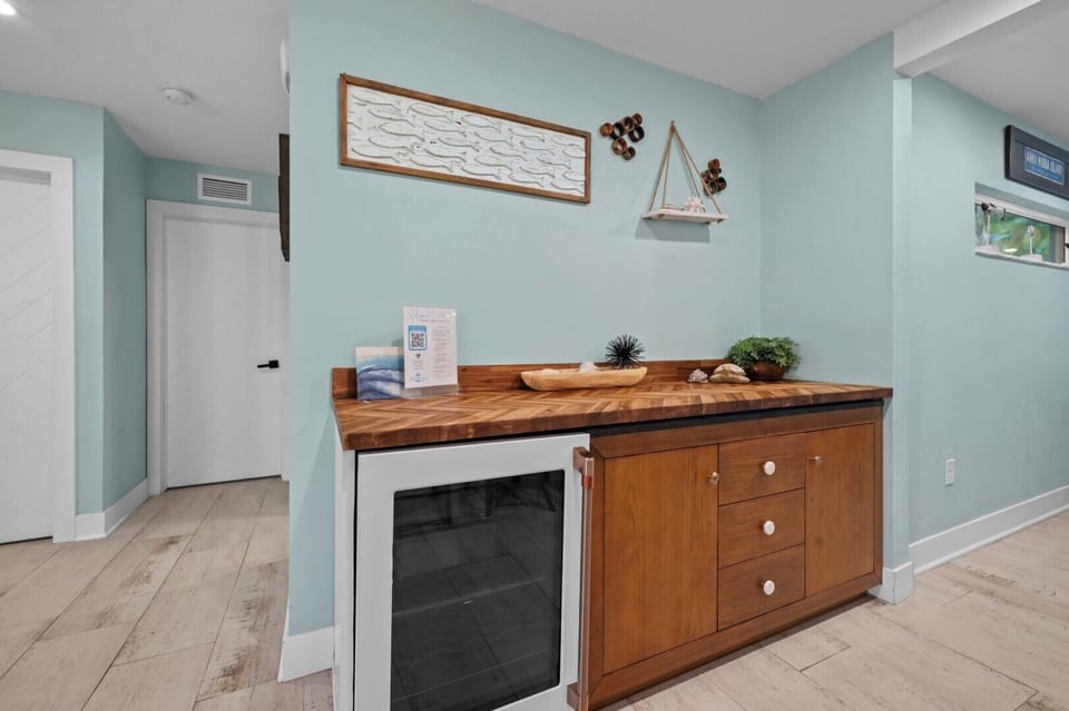 Bar area with beverage fridge