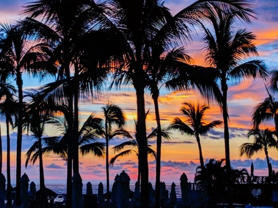 Just a short drive to enjoy beautiful sunsets at several Gulf coast beaches!
