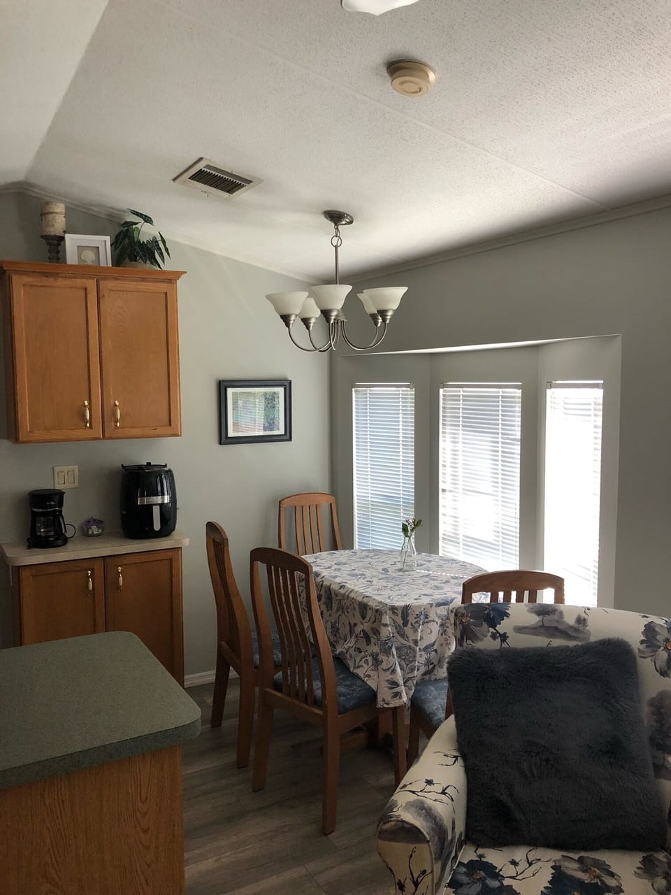 Kitchen dinette seats 4; large dining table in lanai seats 8