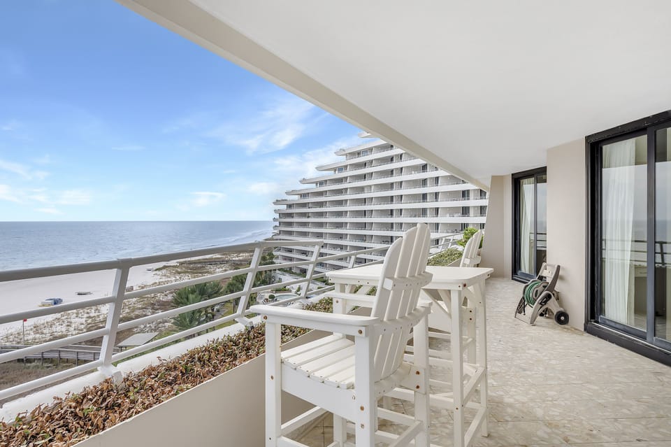 Private Beachfront Balcony