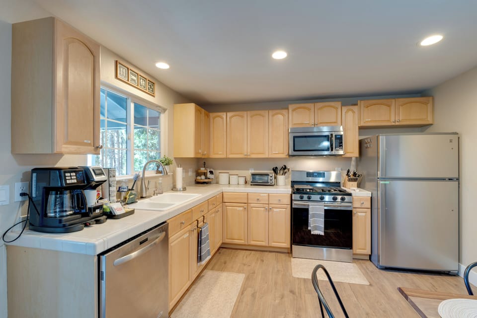 Kitchen | Main Level | Fully Equipped | Coffee Maker | Toaster Oven | Crockpot