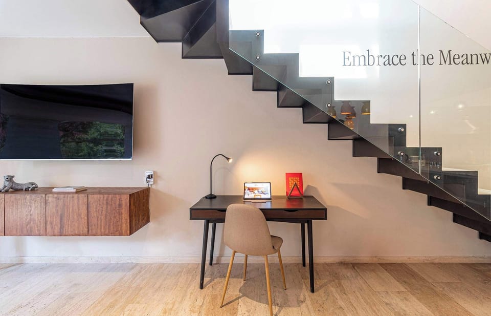 El mobiliario, la decoración y los servicios pueden variar ligeramente.