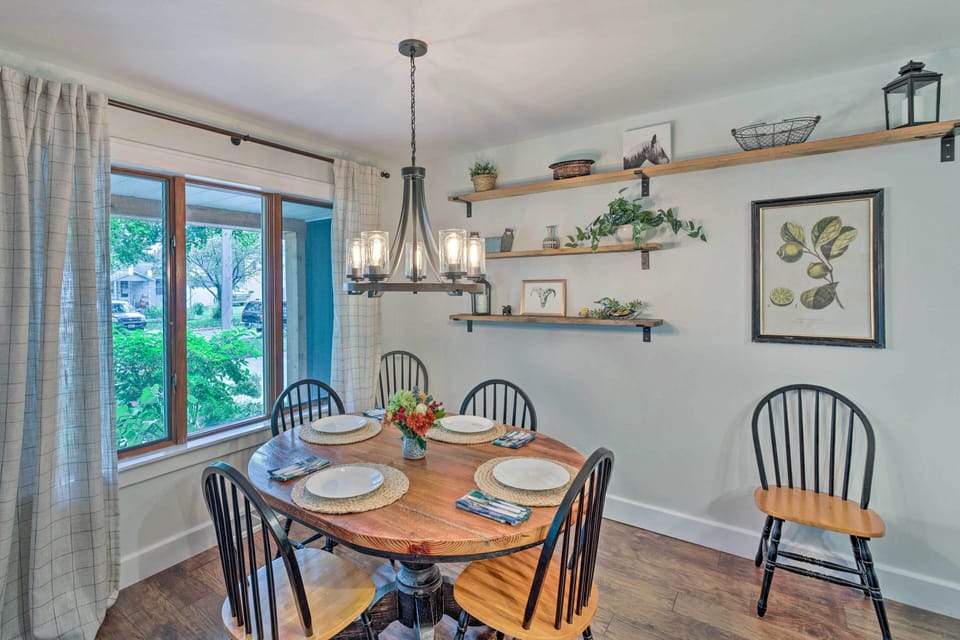 Dining Area | Main Floor