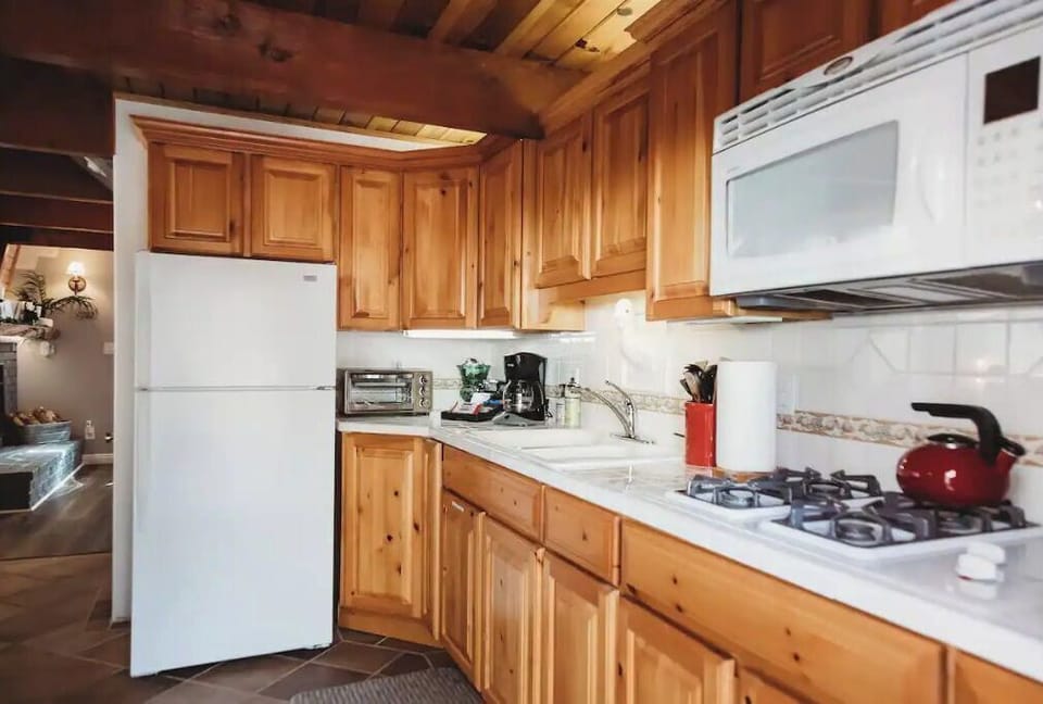 Functional, clean and thoughtful kitchen.