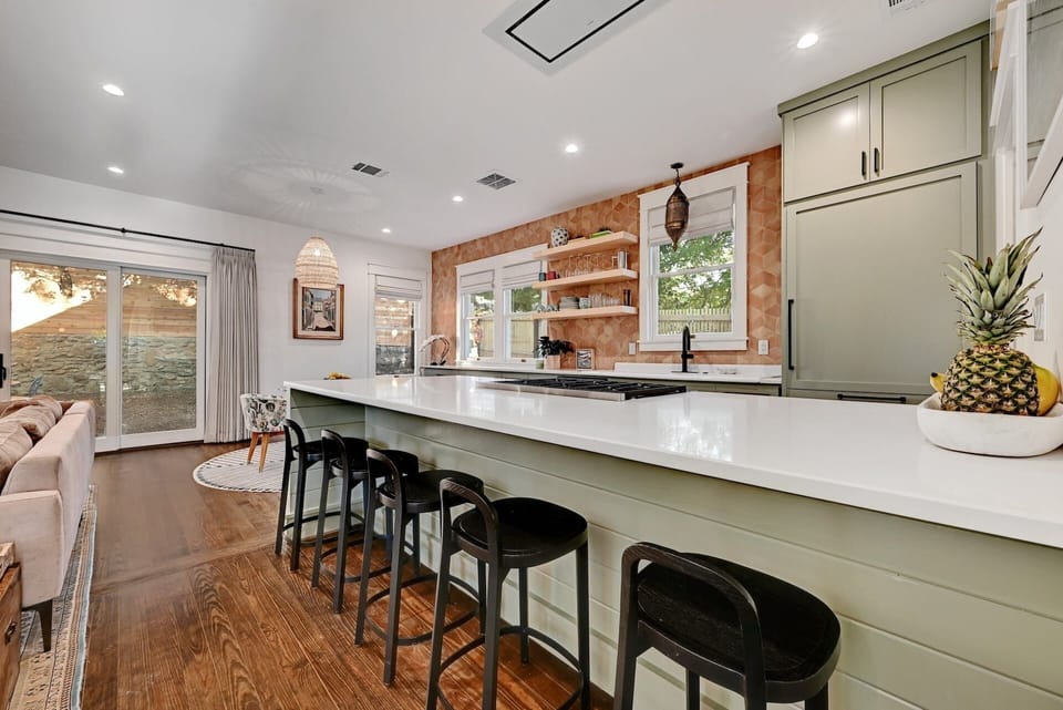 Large island, open kitchen to living