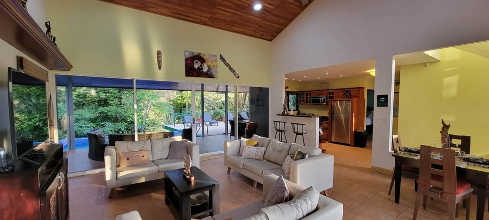 LIVING ROOM (1)