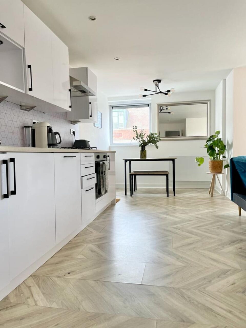 Kitchen / Dining area