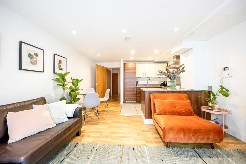 Living Room / Lounge