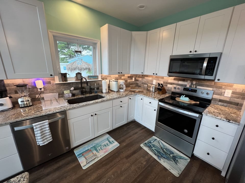 Kitchen amenities