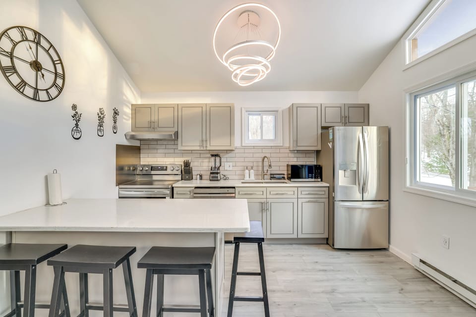 Kitchen | 2nd Floor | Cooking Basics | Dishware & Flatware