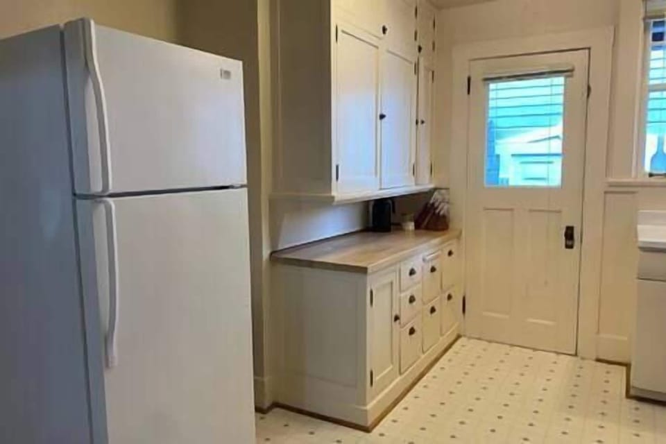 1a65b396 c2c5 4f36 91e3 a0324135c8f3