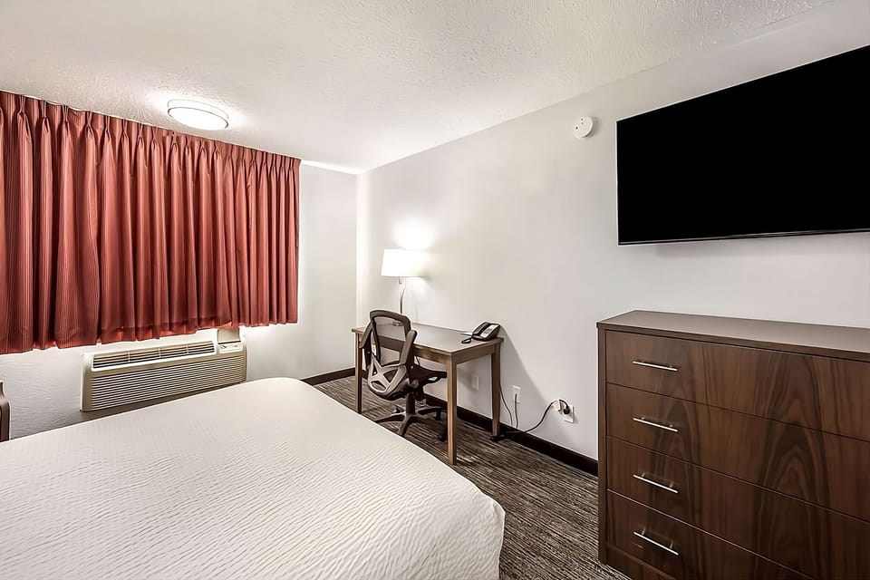 Exact unit will be assigned upon arrival. Views, colors and decor may vary.