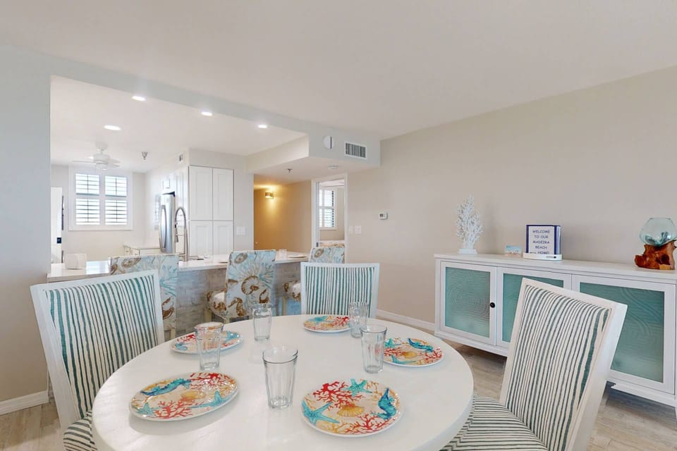 Dining Area for Four, With Additional Bar Seating