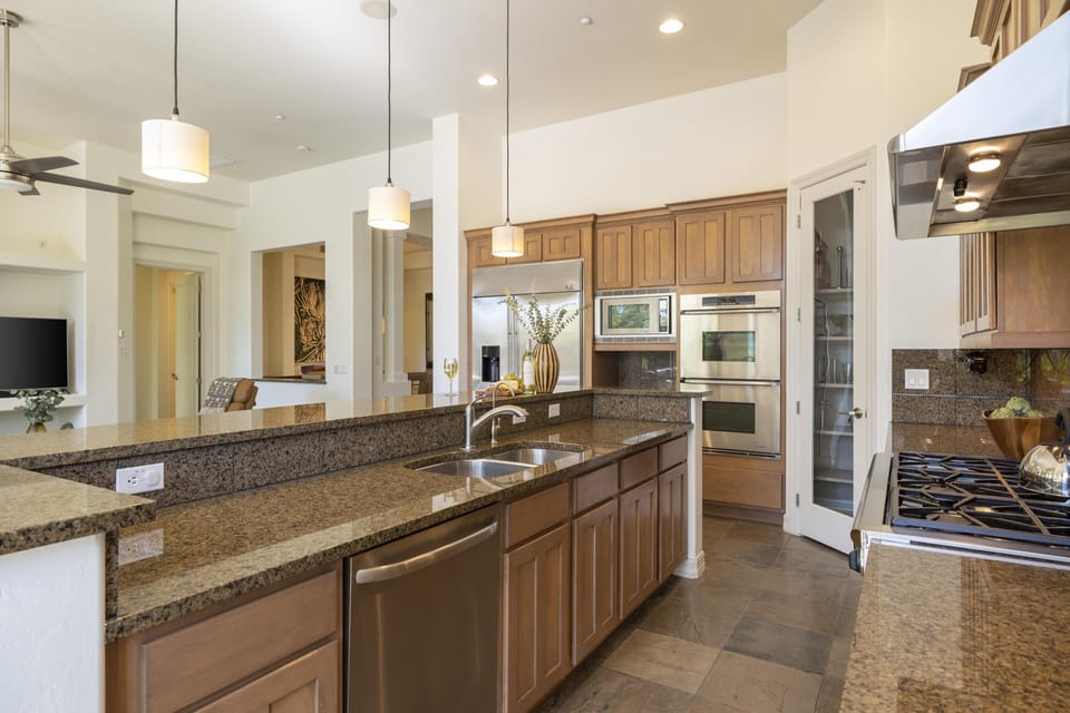 Keep everyone's favorites stocked with convenient grocery shopping within 10-minutes.