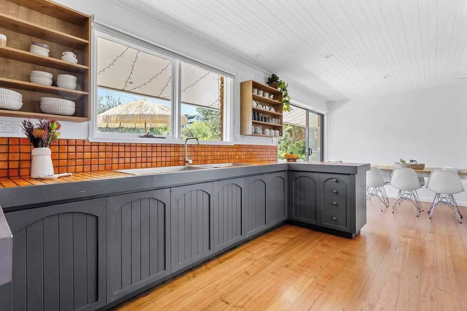 Large, spacious kitchen