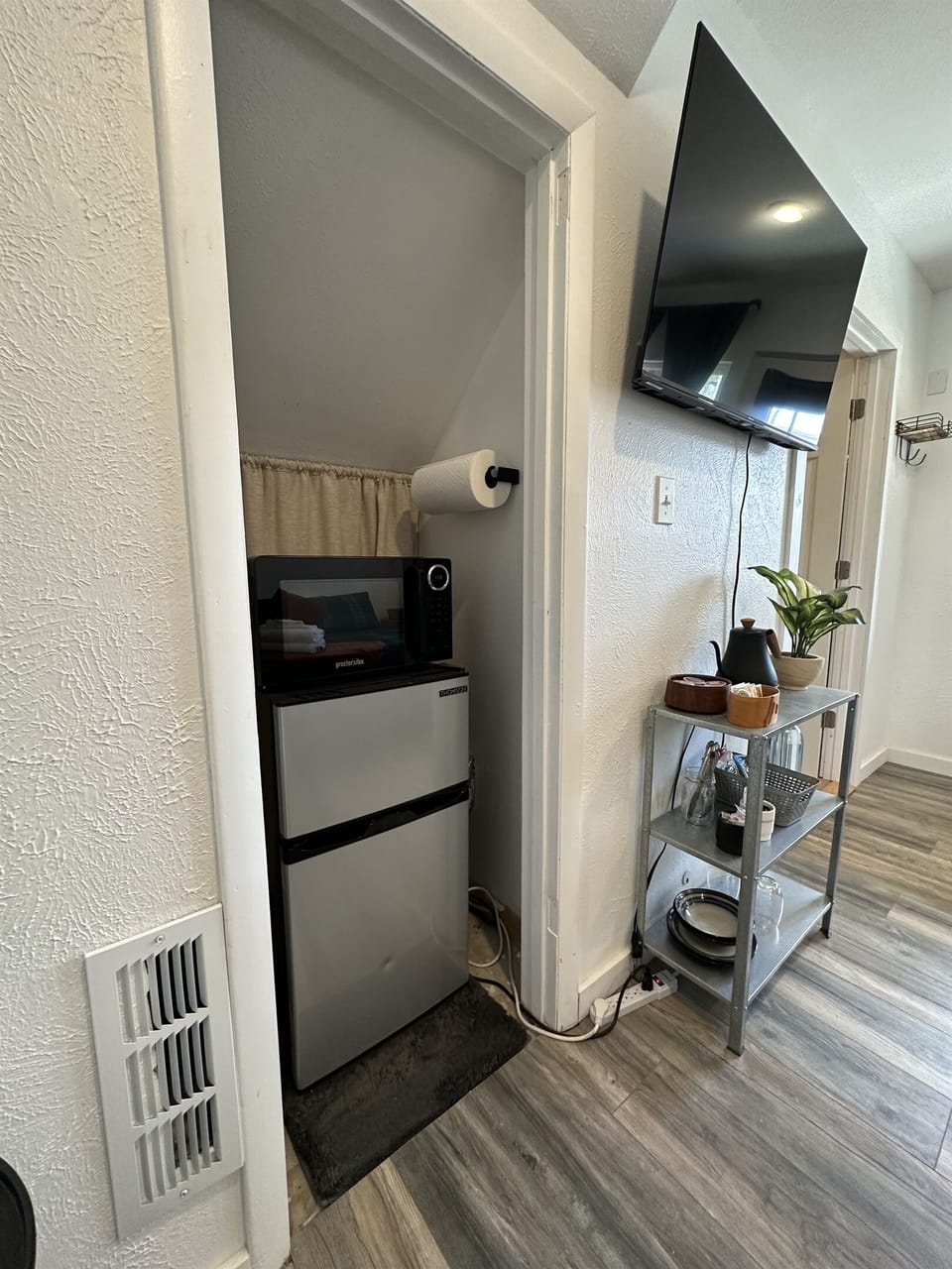 Microwave & Mini-fridge