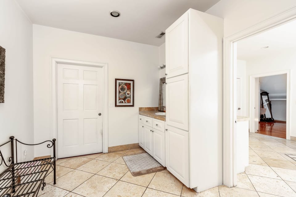 Sink outside the Master (for him)