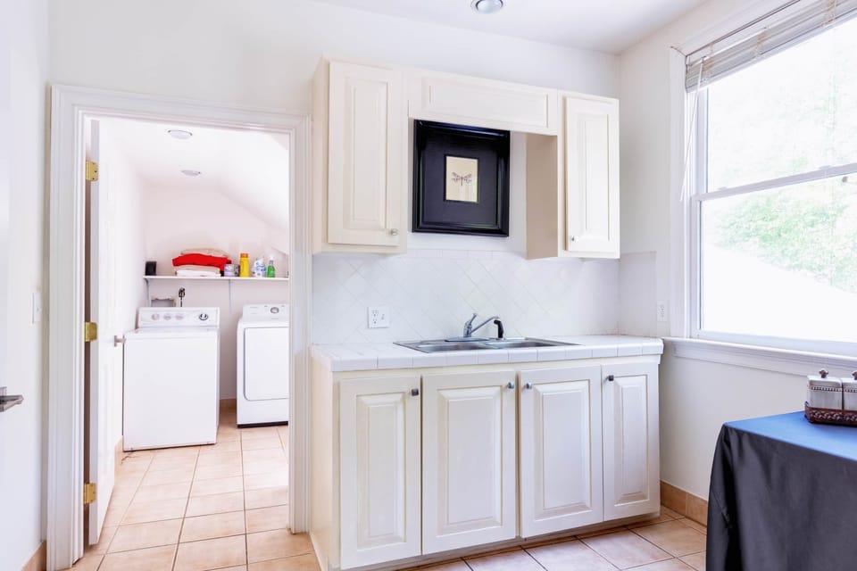 Laundry (in the master)