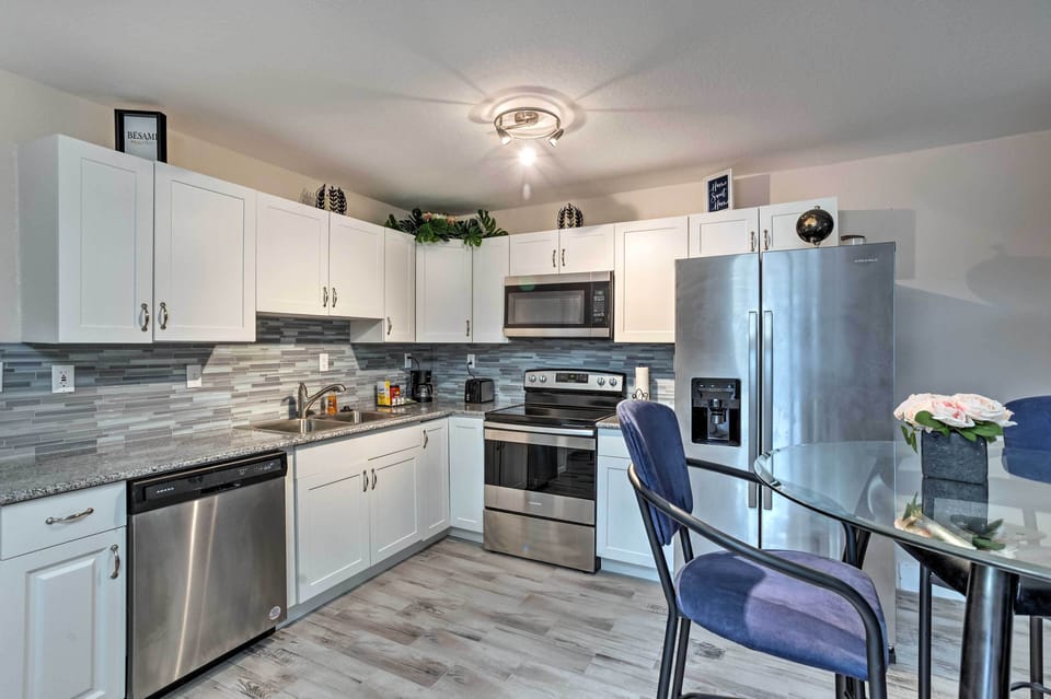 Kitchen | Cooking Basics | Dishware & Flatware | Trash Bags | Paper Towels