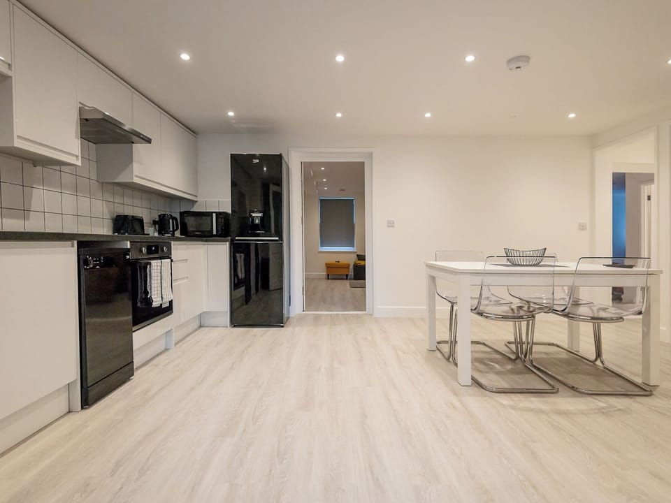 Kitchen/diner | Bridge Cottage and Apartments - The Suffolk - Bridge Cottage and Apartments, Brandon