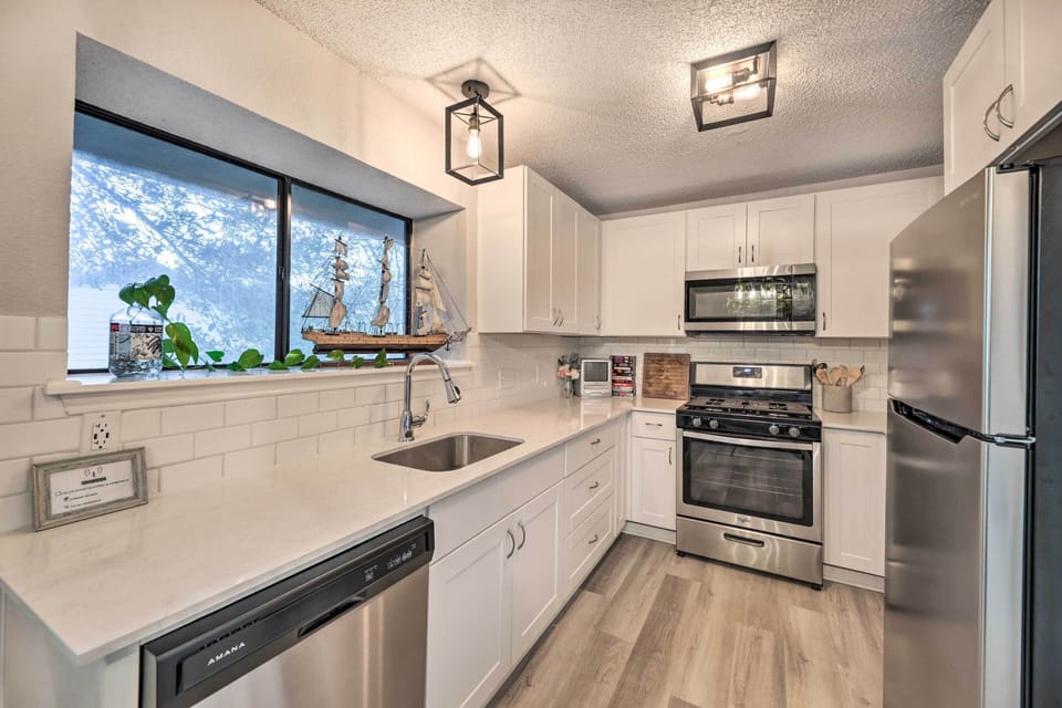 Kitchen | Pet Friendly w/ Fee | Fiber Internet