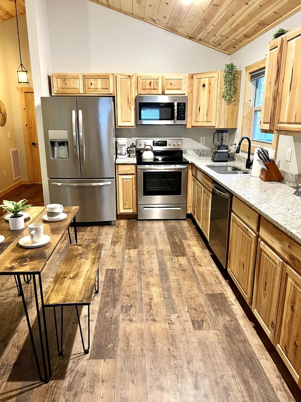 Granite counters and all you need to create your favorite dish! 