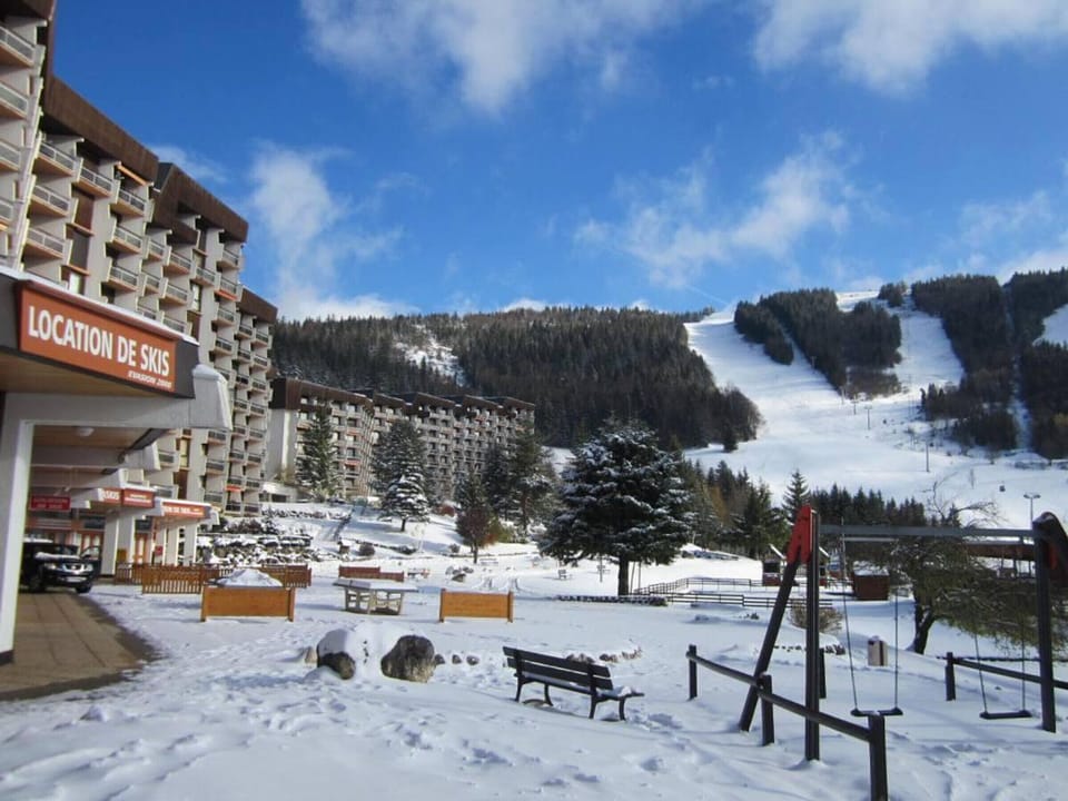 Snow and ski sports