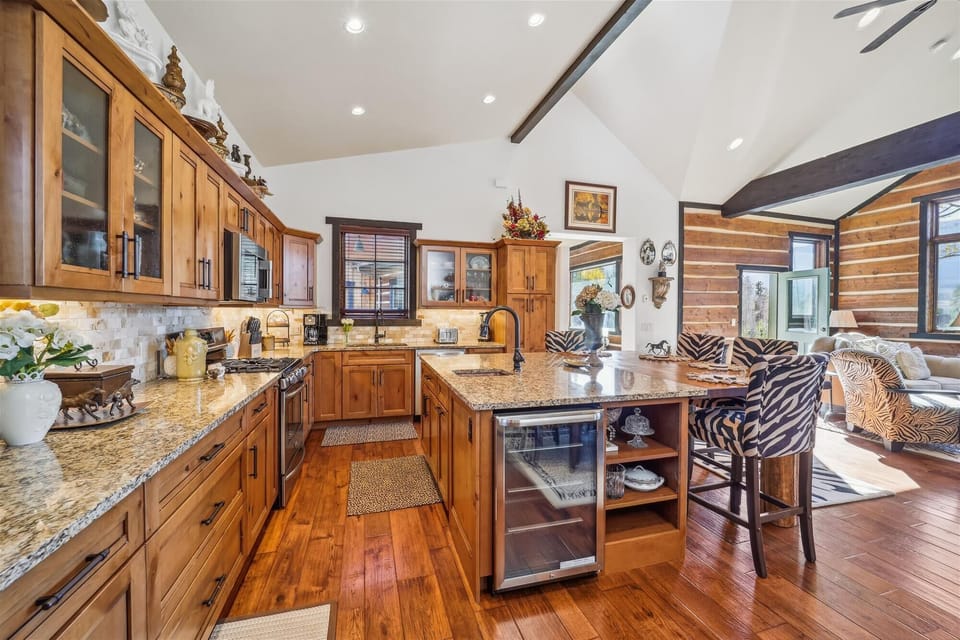 Kitchen - Silver Circle Lodge - Breckenridge Vacation Rental