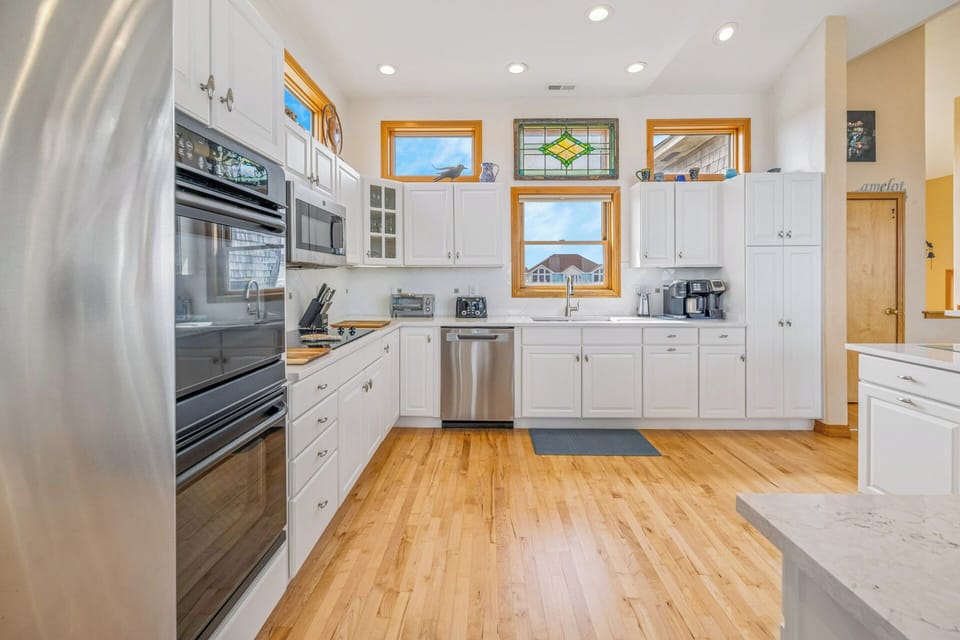 Surf or Sound Realty - 1072 - Camelot - Kitchen -3