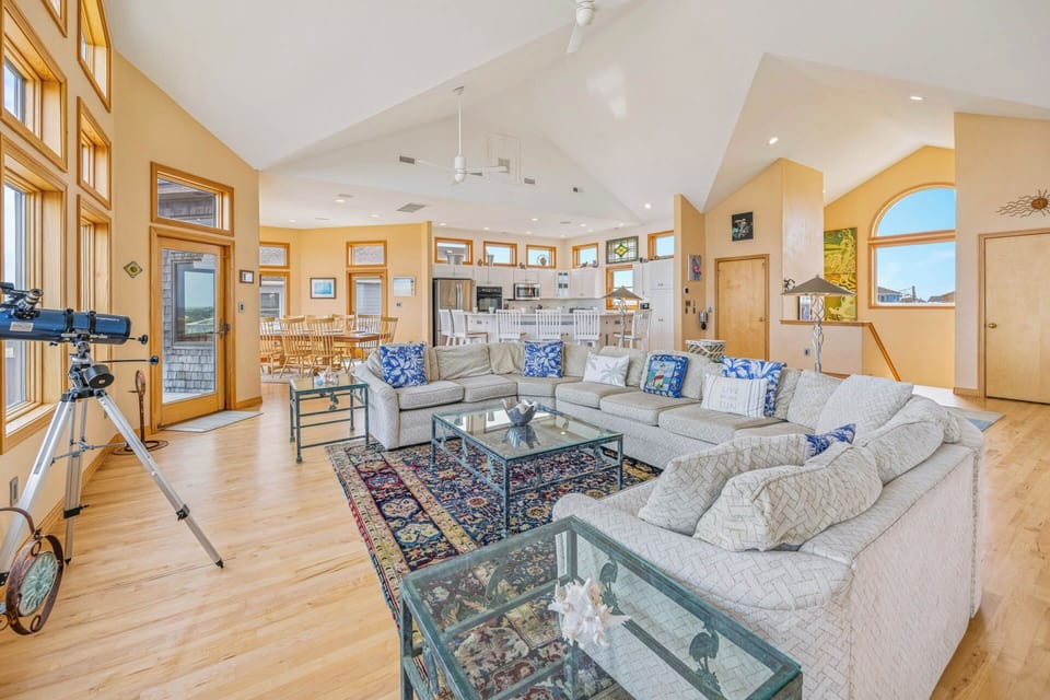 Surf or Sound Realty - 1072 - Camelot - Great Room -3