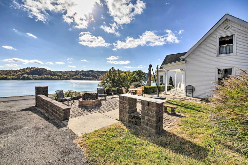 Bethlehem Vacation Rental | 2BR | 2BA | Stairs Required | 2,700 Sq Ft