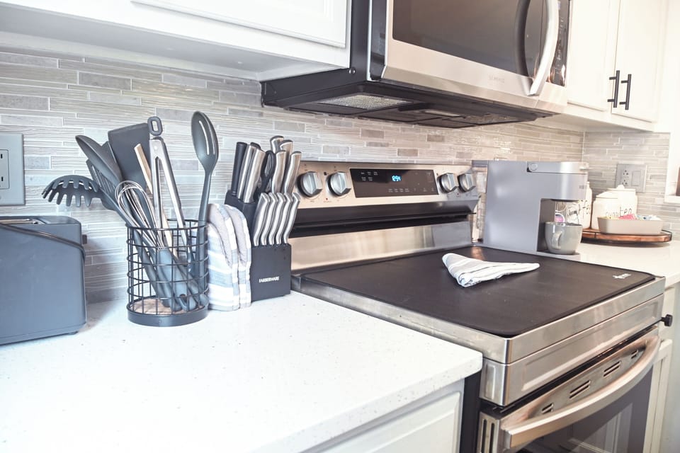 Updated appliances (as of January 2023) provide for a down-home experience.