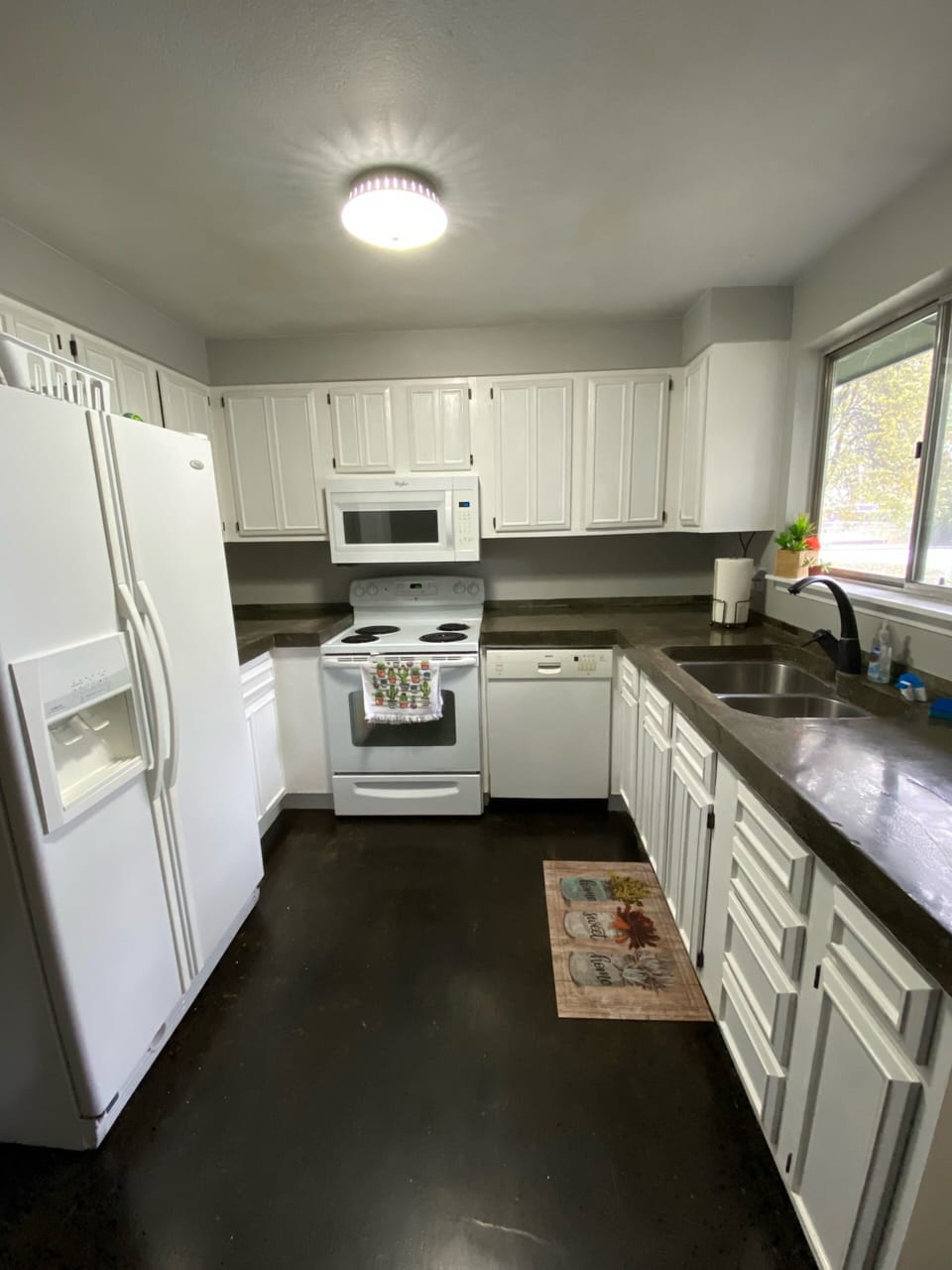 Well appointed kitchen with all necessities; pots/pans, utensils, coffee maker.