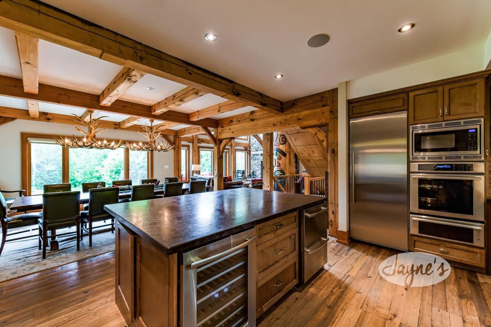 Kitchen &amp; Dining