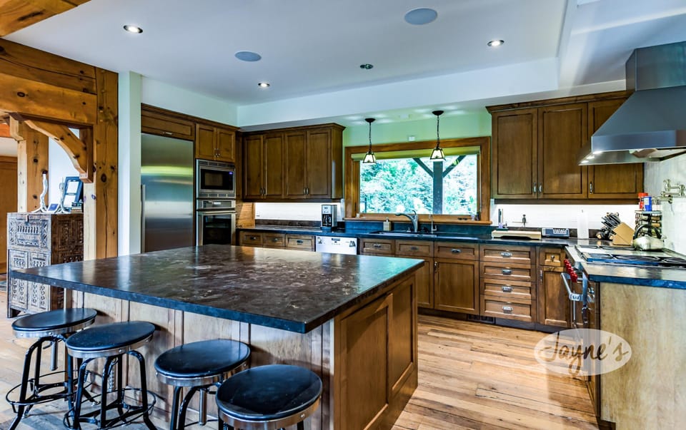 Kitchen &amp; Bar Seating