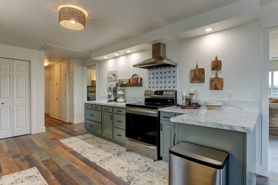 Cook a delicious meal in this fabulous kitchen.