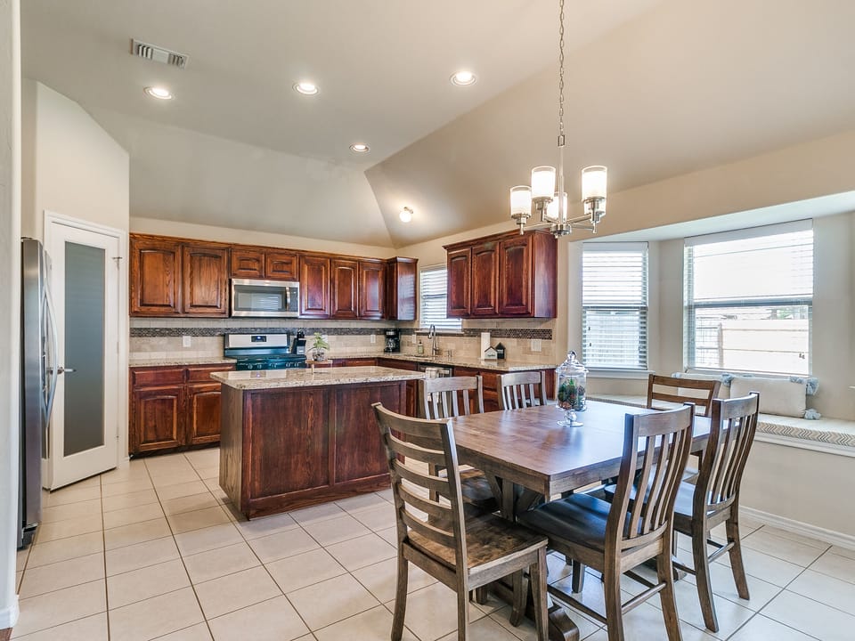 Dining/Kitchen