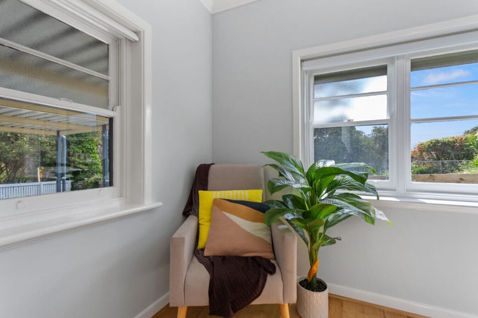 `We enjoyed our stay so much we will be rebooking later in the year. The location is great, home was clean and tidy, and the home also has many books and toys which helped keep the kids entertained.` Carmela