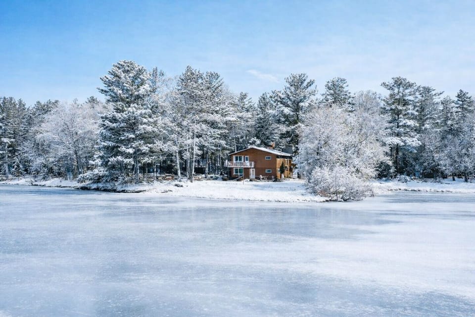 A quiet winter escape where time stands still.❄️