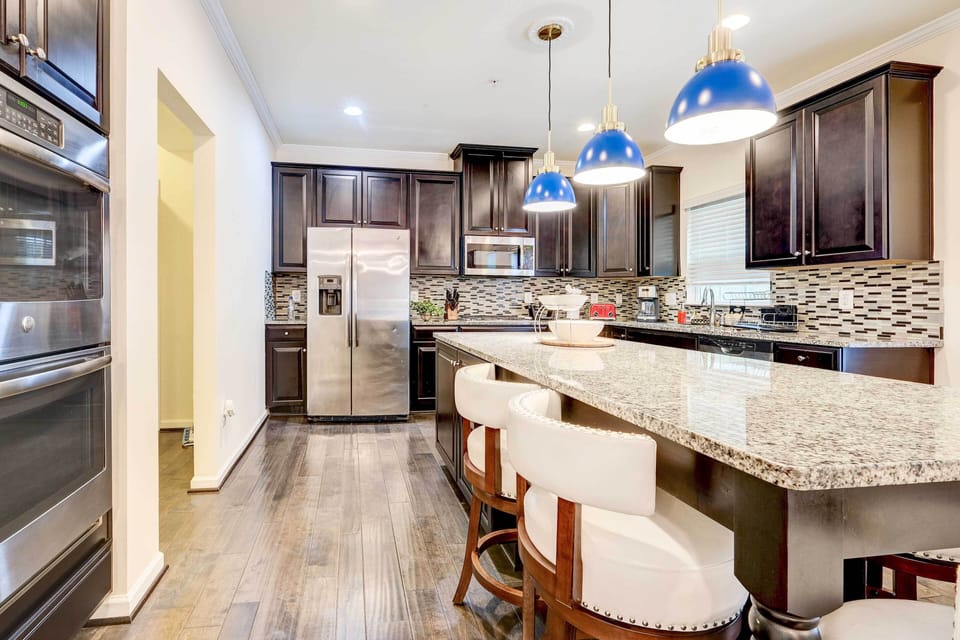 Kitchen | Refrigerator | Double Oven | Glass Stove | Blender | Coffee Maker