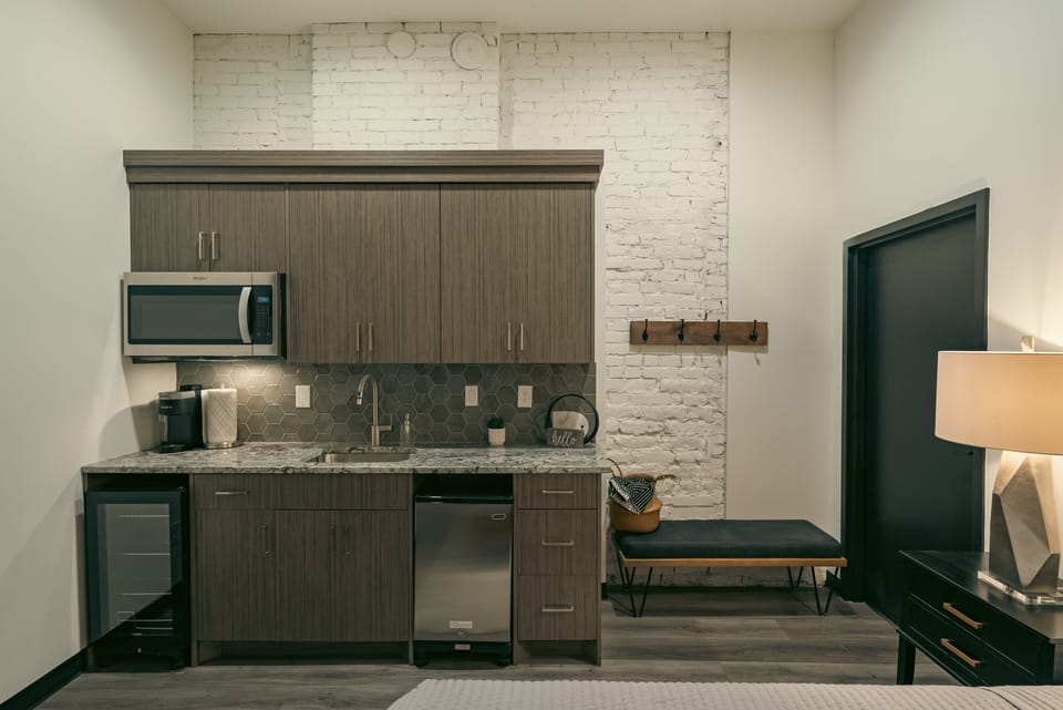 Kitchenette with mini fridge and Microwave
