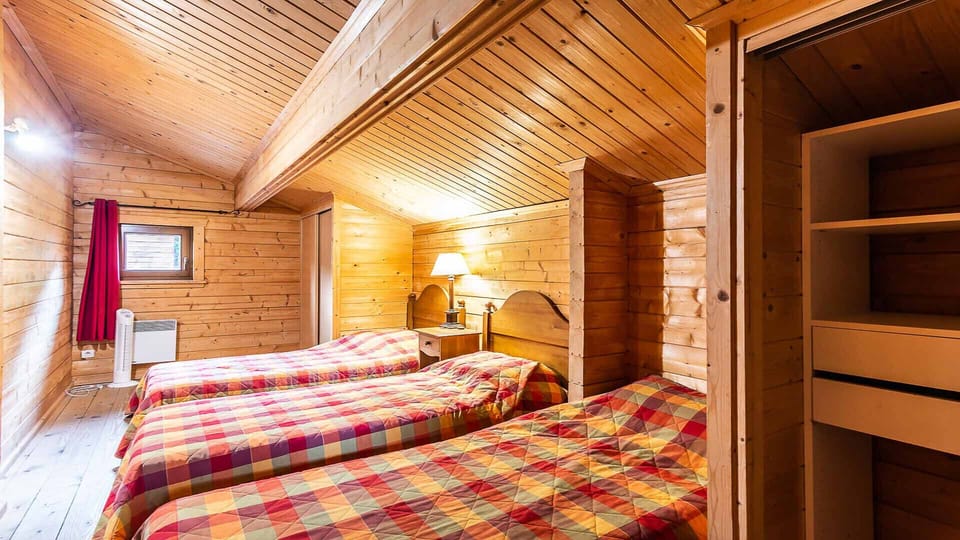 Upstairs bedroom