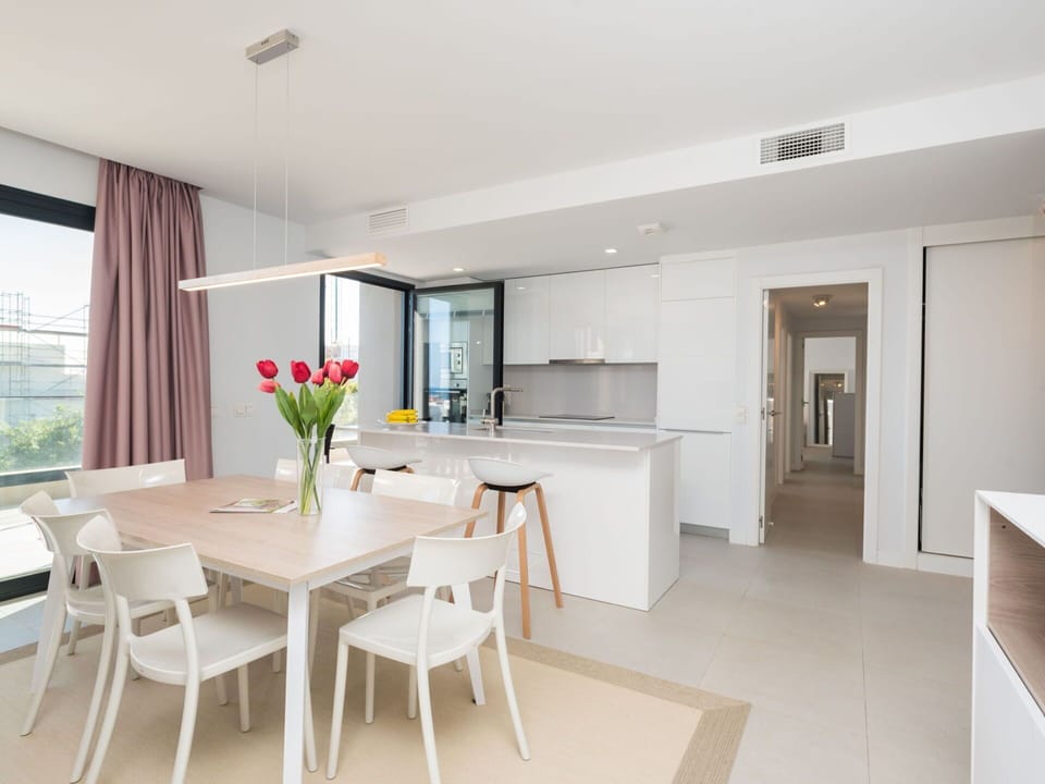Table, Furniture, Property, Plant, Flower, Countertop, Building, Houseplant, Chair, Cabinetry