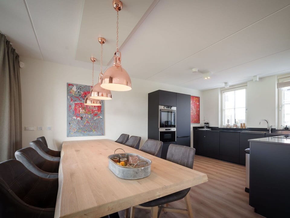 Table, Furniture, Property, Couch, Wood, Building, Living Room, Interior Design, Floor, Flooring