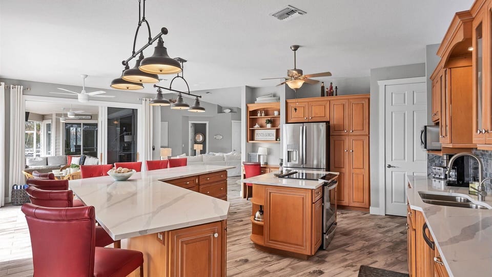 Huge kitchen- perfect for entertaining