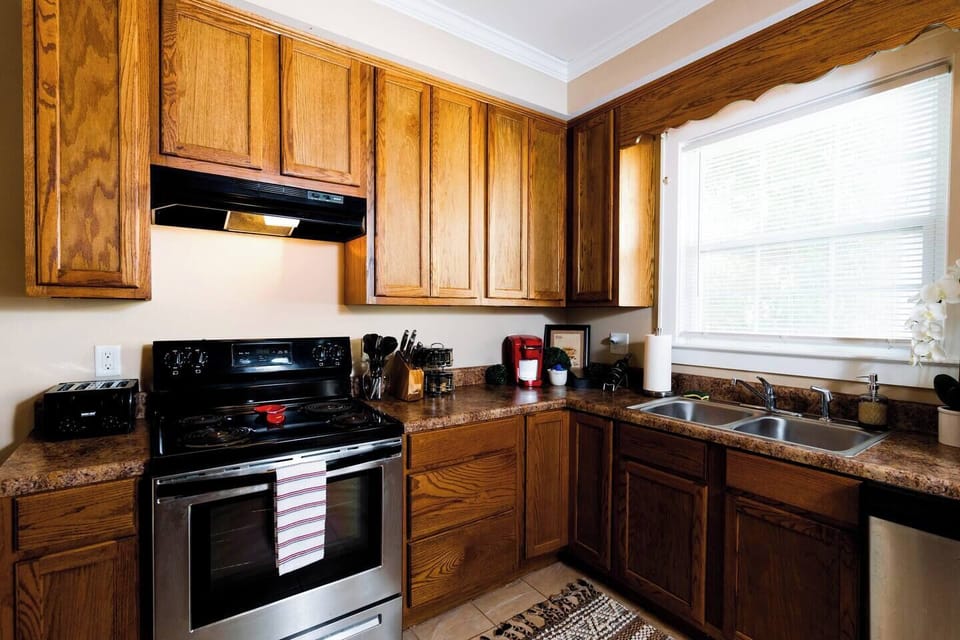 Enjoy cooking again in this fully stocked kitchen
