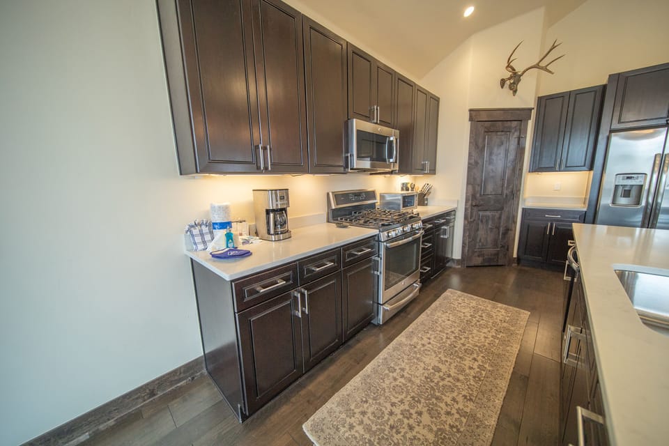 High quality kitchen with gas stove top