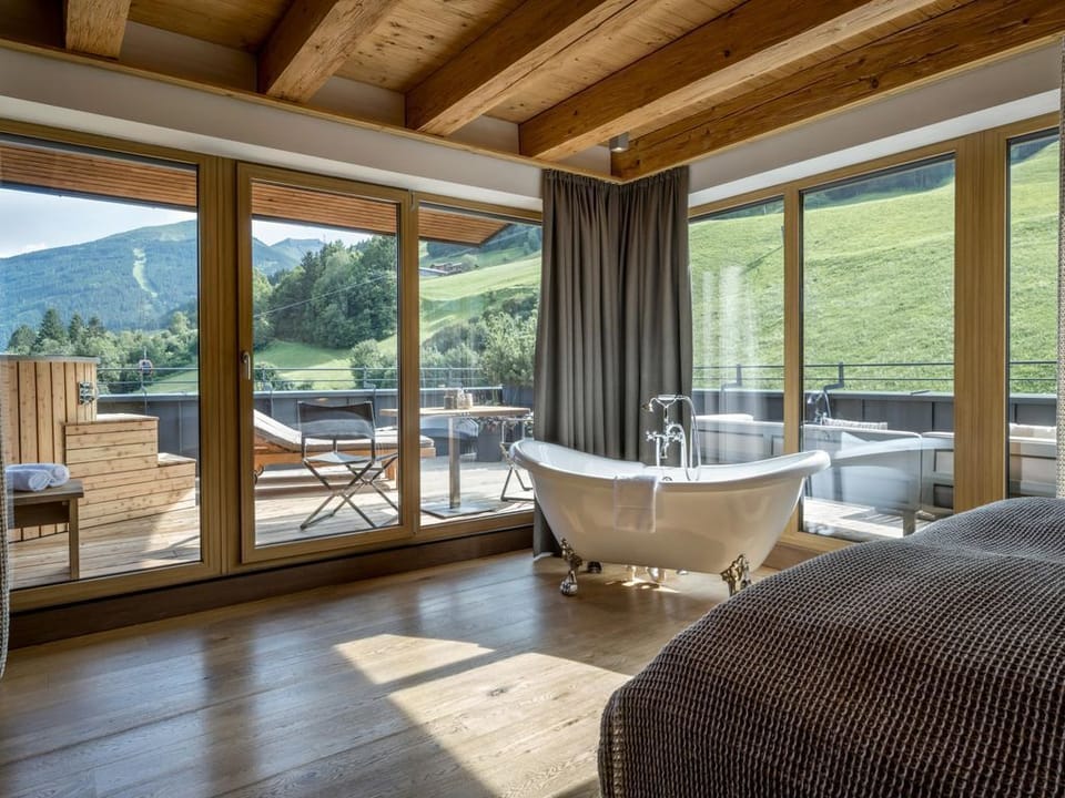 Loftsuite XL 2-3 nights - Das Goldberg, Hotel House in Bad Hofgastein